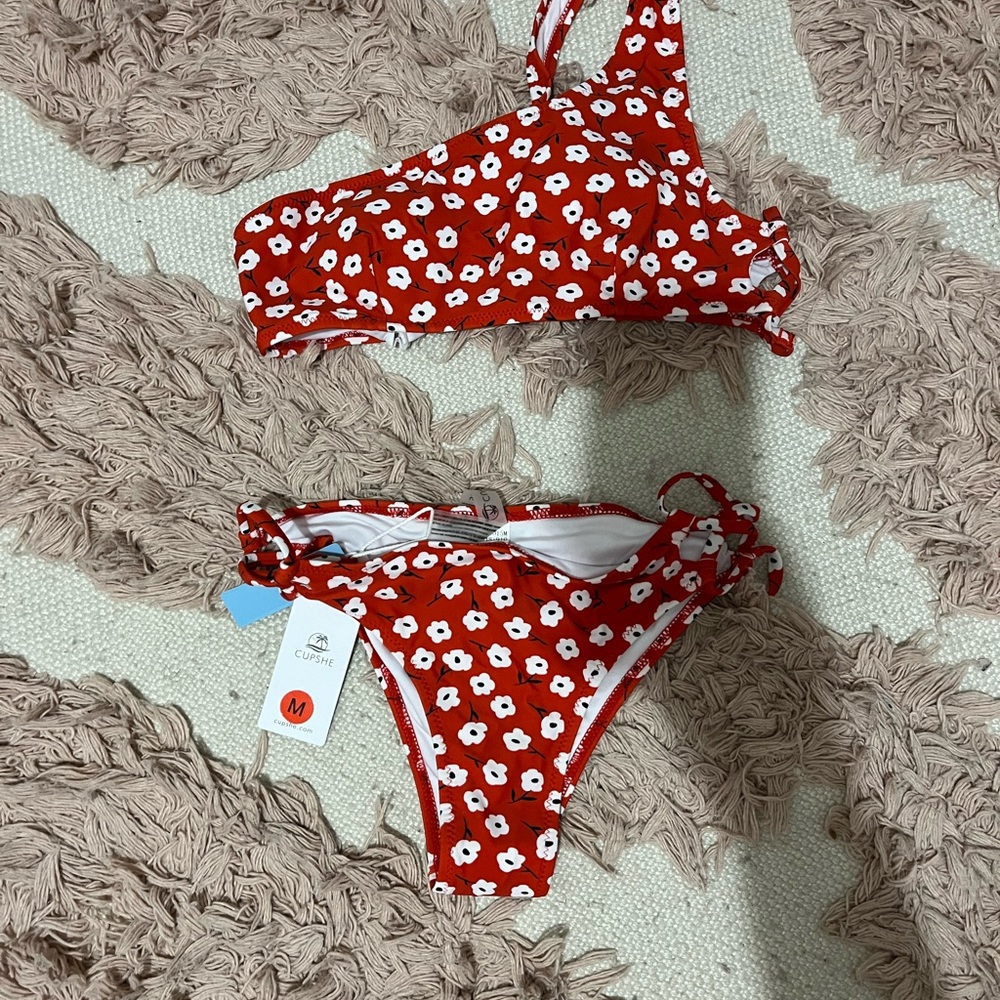 Cupshe Red and White Floral Bikini